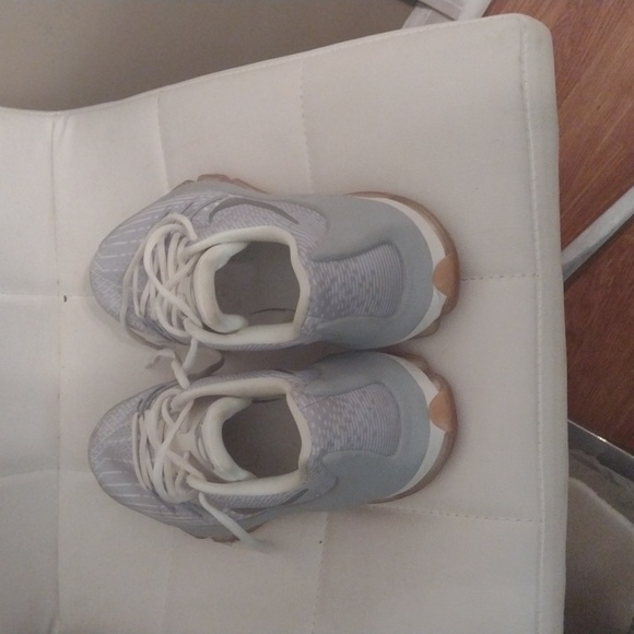 Nike sneakers - Picture 3 of 3